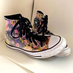 Faded floral Chuck Taylor Converse high tops, Women’s size 6